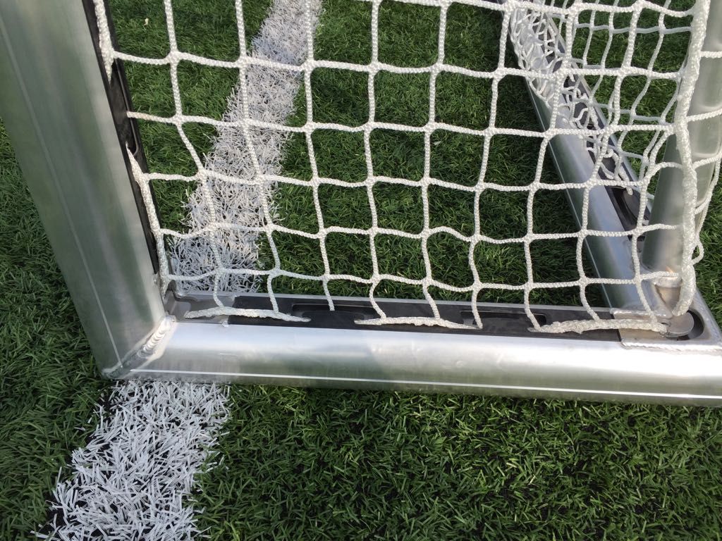 Liverpool - verplaatsbaar voetbaldoel 1,8x1,2m - Netstrip, foto 4 van 4